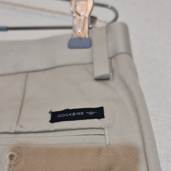 Make Offer Dockers Tan Chinos Classic Straight-Leg - Picture 4 of 5